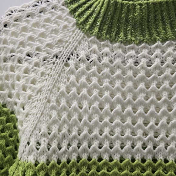 Vibrant Green and Cream Women's Knit Sweater - Picture 2 of 4